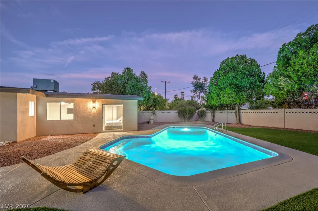 2411 Laurie, Las Vegas, NV 89102