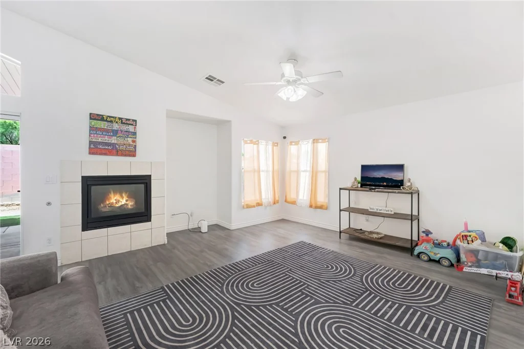 4537 Colonial Canyon, North Las Vegas, NV 89031