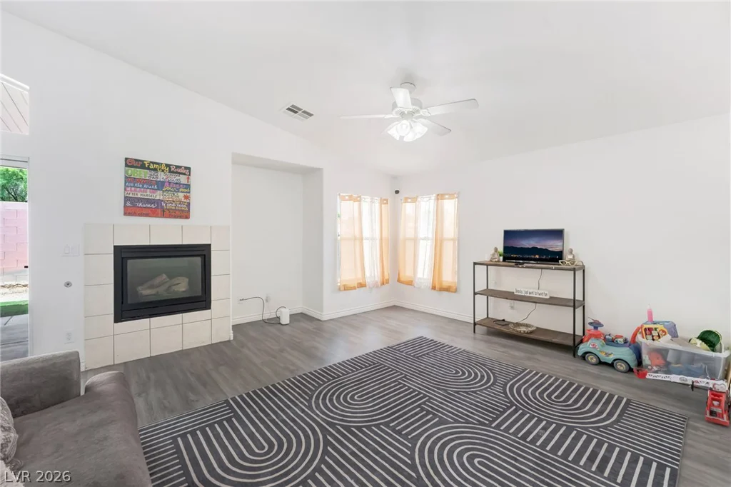 4537 Colonial Canyon, North Las Vegas, NV 89031