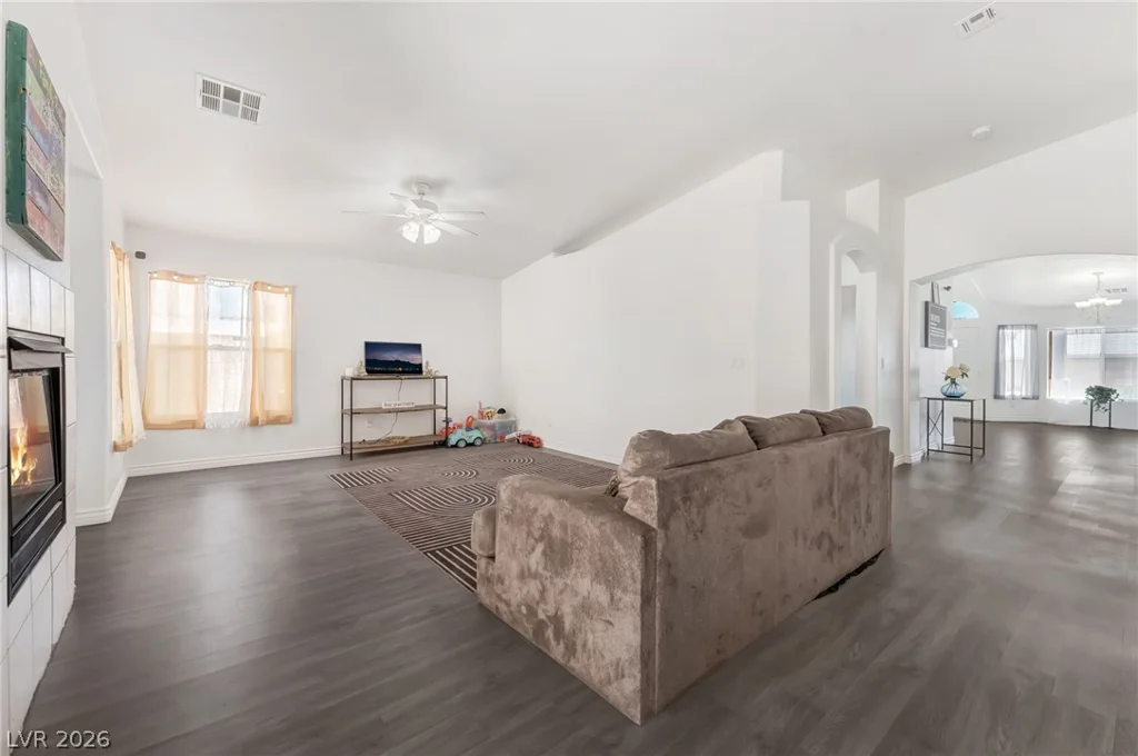 4537 Colonial Canyon, North Las Vegas, NV 89031