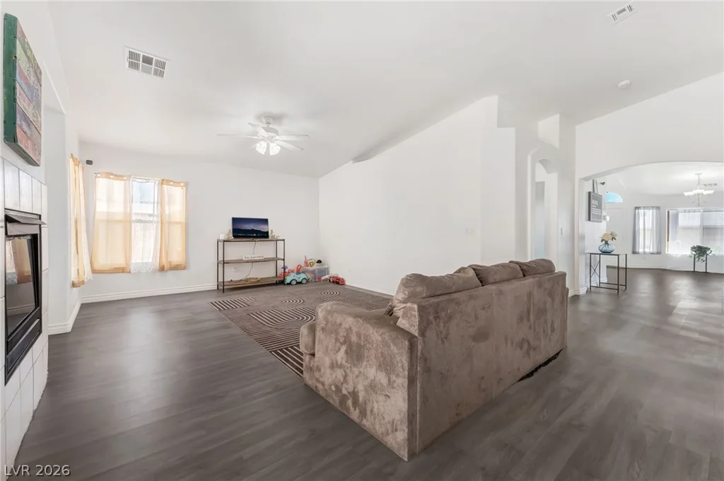 4537 Colonial Canyon, North Las Vegas, NV 89031