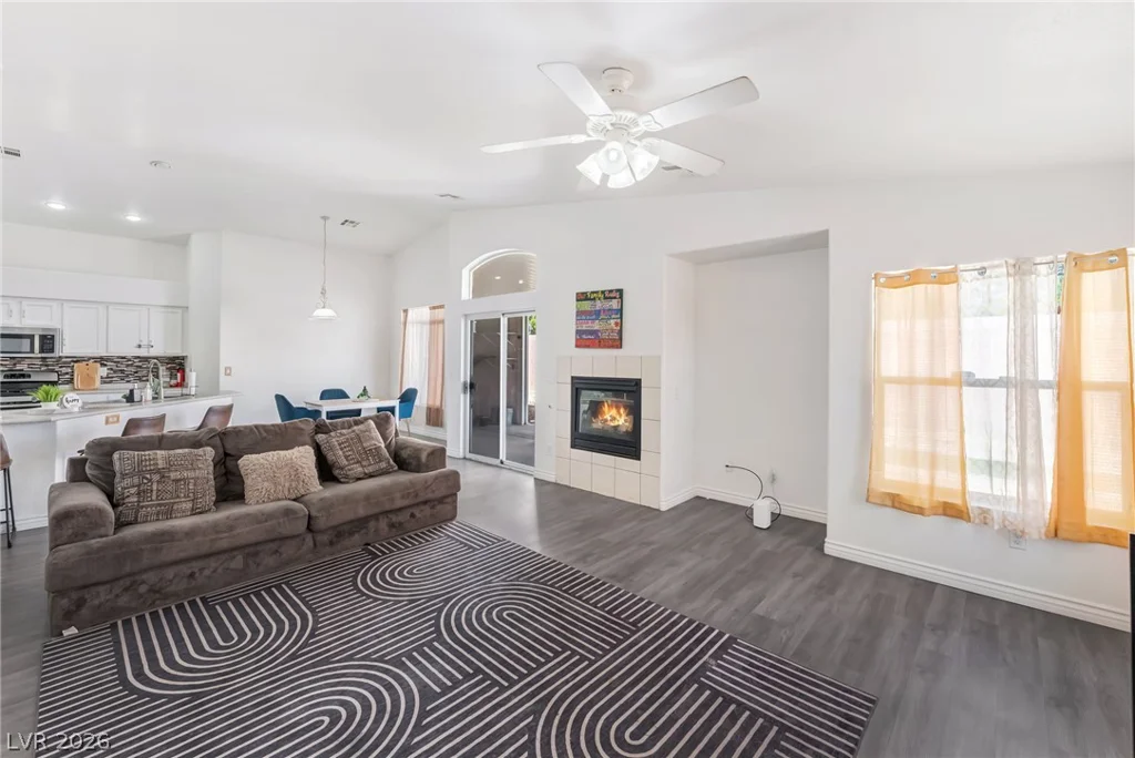 4537 Colonial Canyon, North Las Vegas, NV 89031