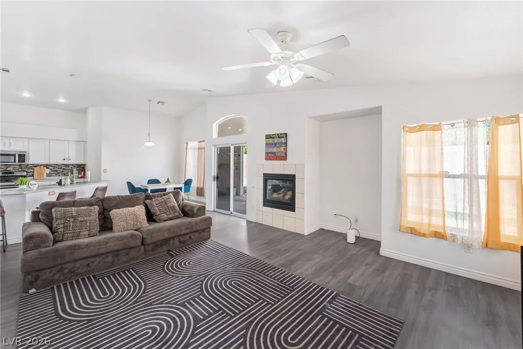 4537 Colonial Canyon, North Las Vegas, NV 89031