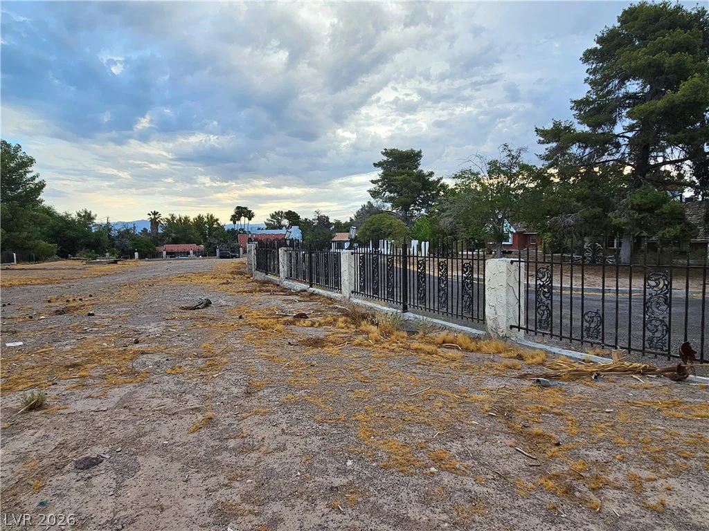3115 Viking, Las Vegas, NV 89121