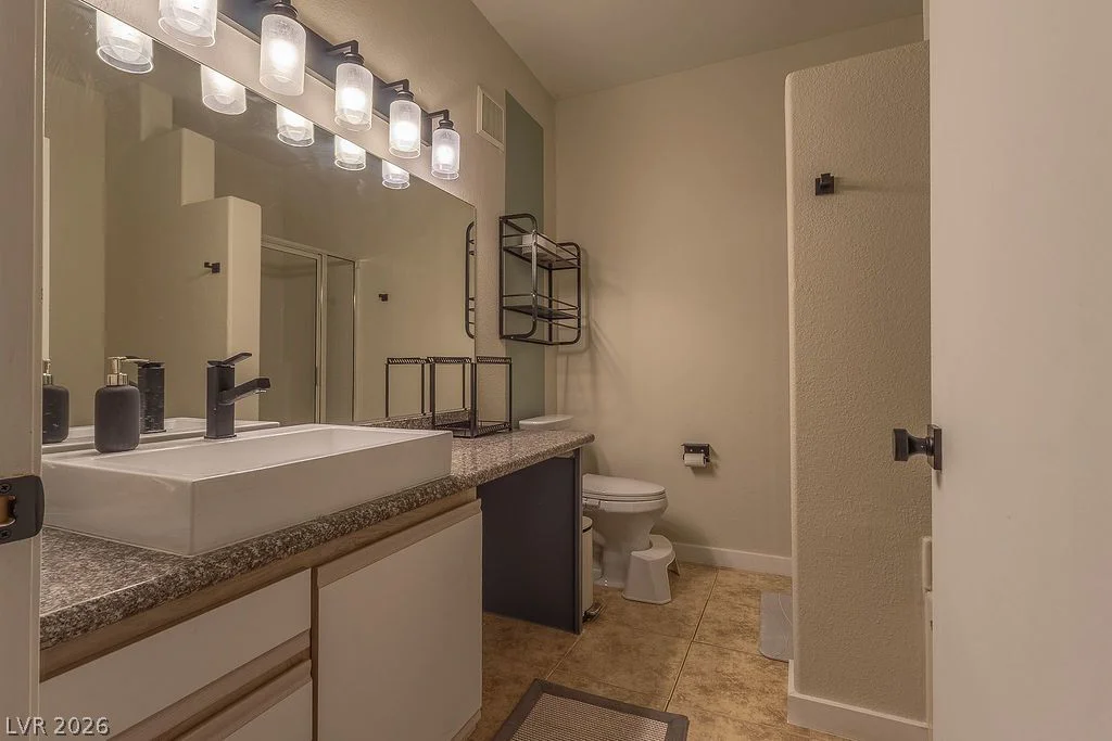 5751 Hacienda, Las Vegas, NV 89122