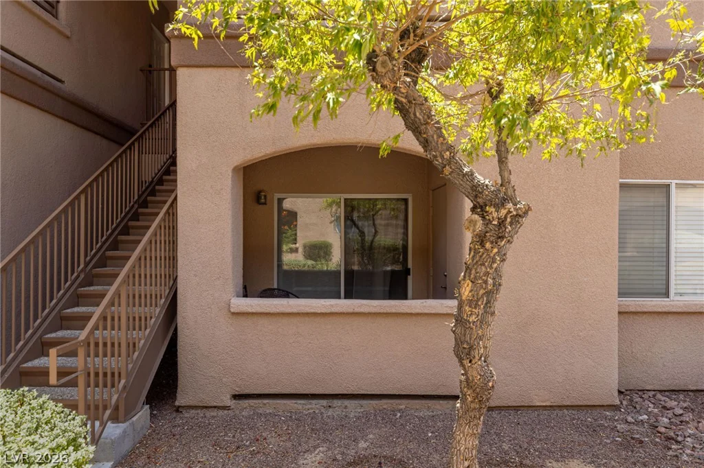 5751 Hacienda, Las Vegas, NV 89122