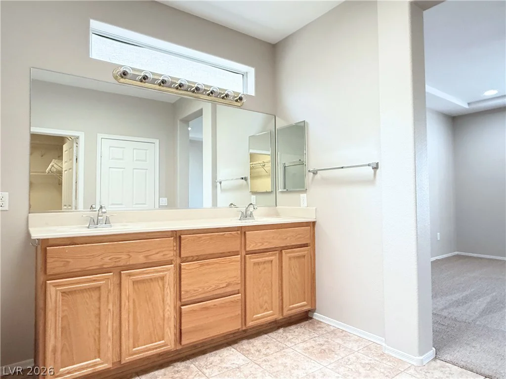 1995 Oliver Springs, Henderson, NV 89052