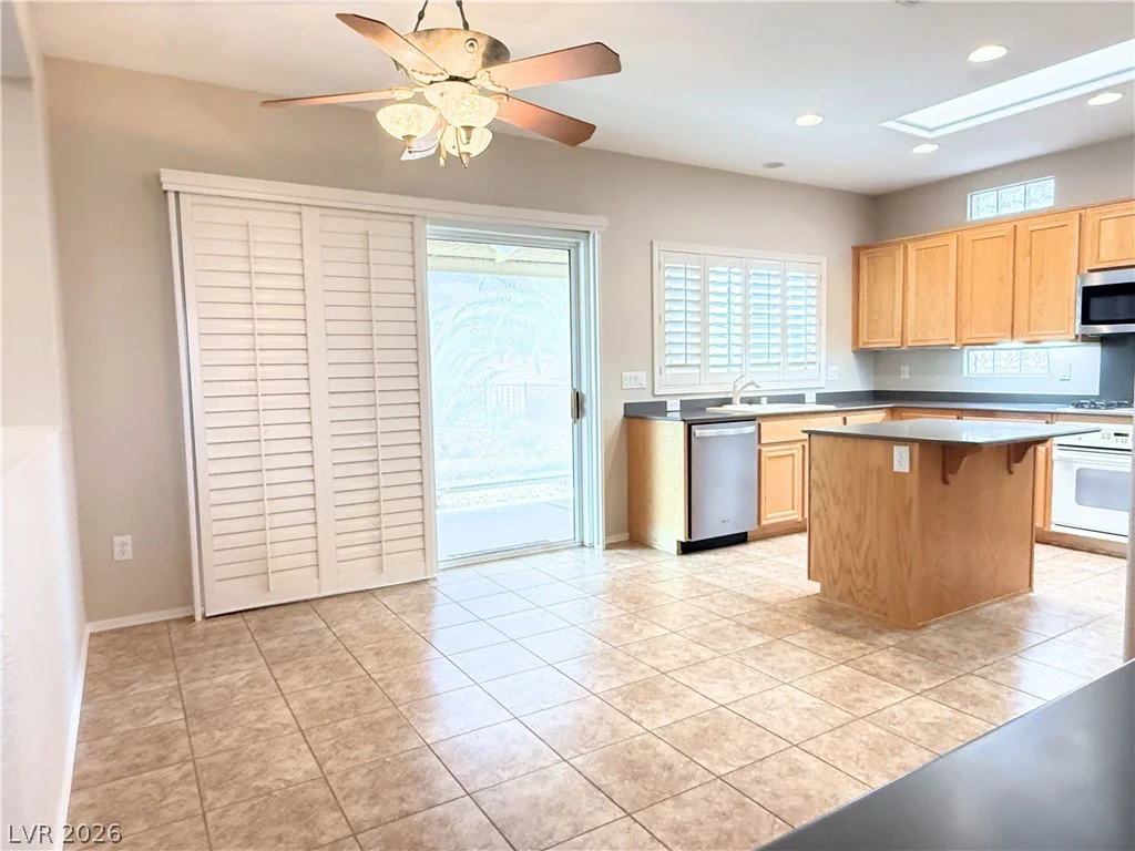 1995 Oliver Springs, Henderson, NV 89052