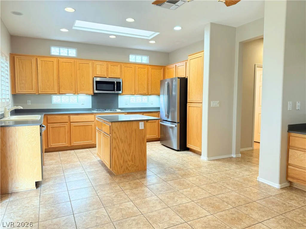 1995 Oliver Springs, Henderson, NV 89052