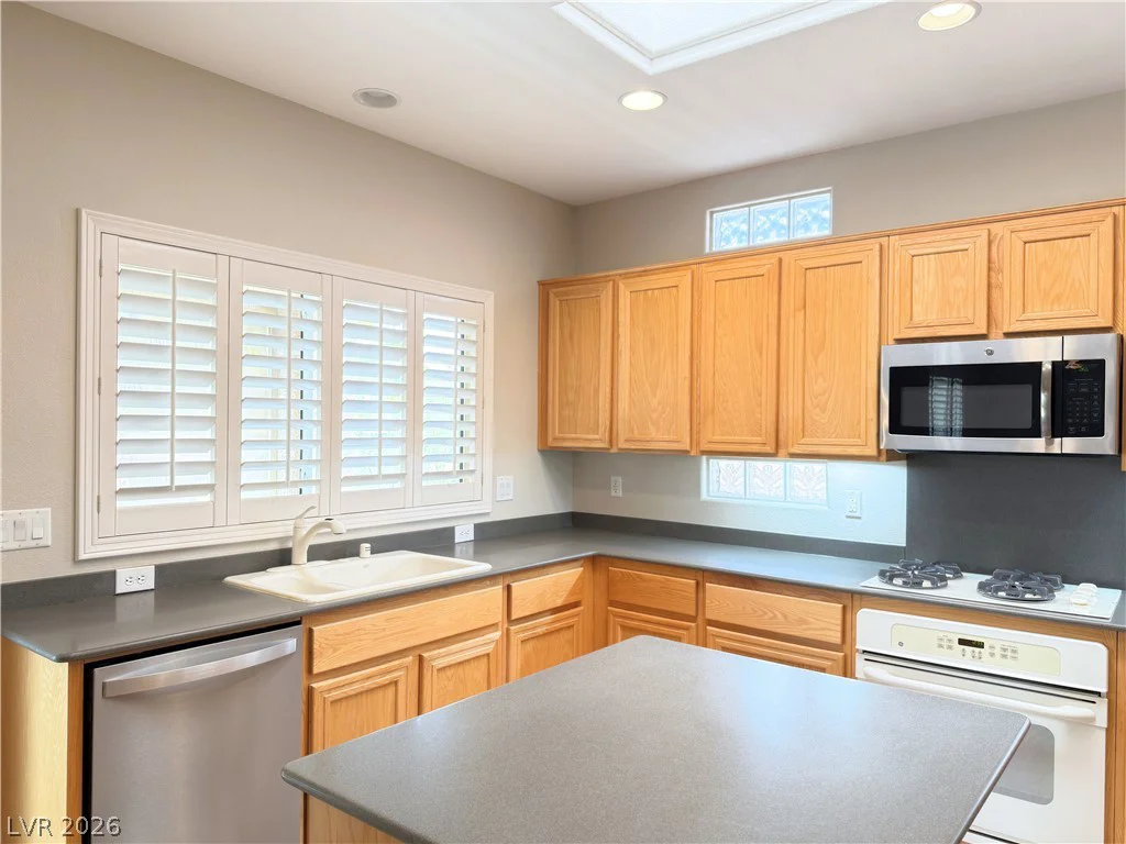 1995 Oliver Springs, Henderson, NV 89052
