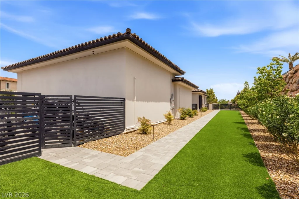 69 Olympia Canyon, Las Vegas, NV 89141