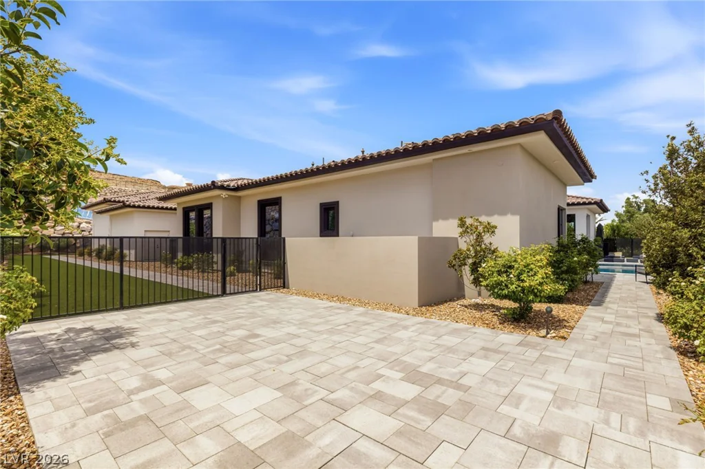 69 Olympia Canyon, Las Vegas, NV 89141