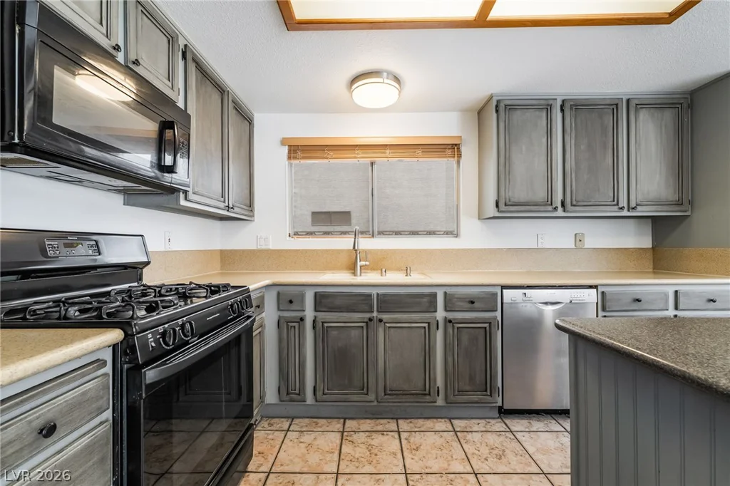 4767 Beaconsfield, Las Vegas, NV 89147
