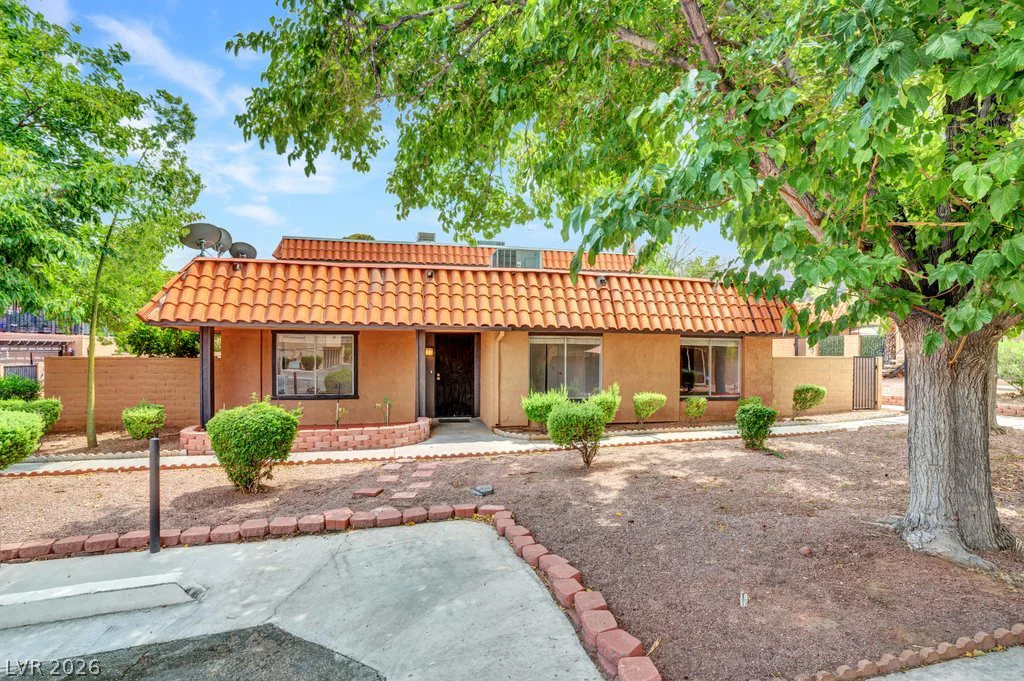 220 Shadybrook, Las Vegas, NV 89107
