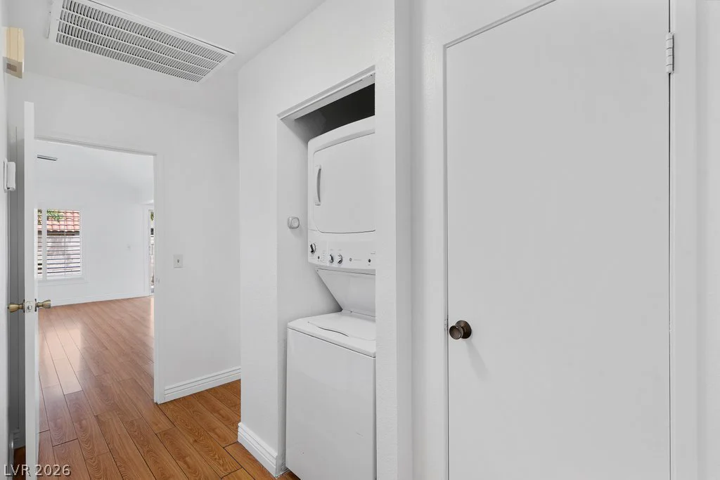 220 Shadybrook, Las Vegas, NV 89107