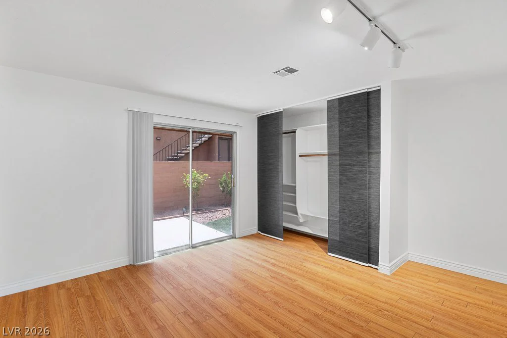 220 Shadybrook, Las Vegas, NV 89107