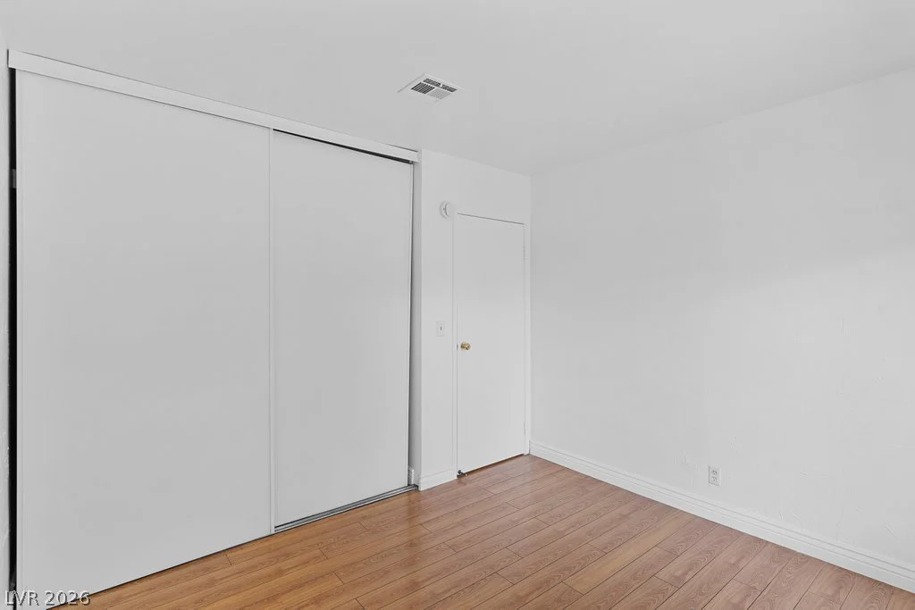 220 Shadybrook, Las Vegas, NV 89107