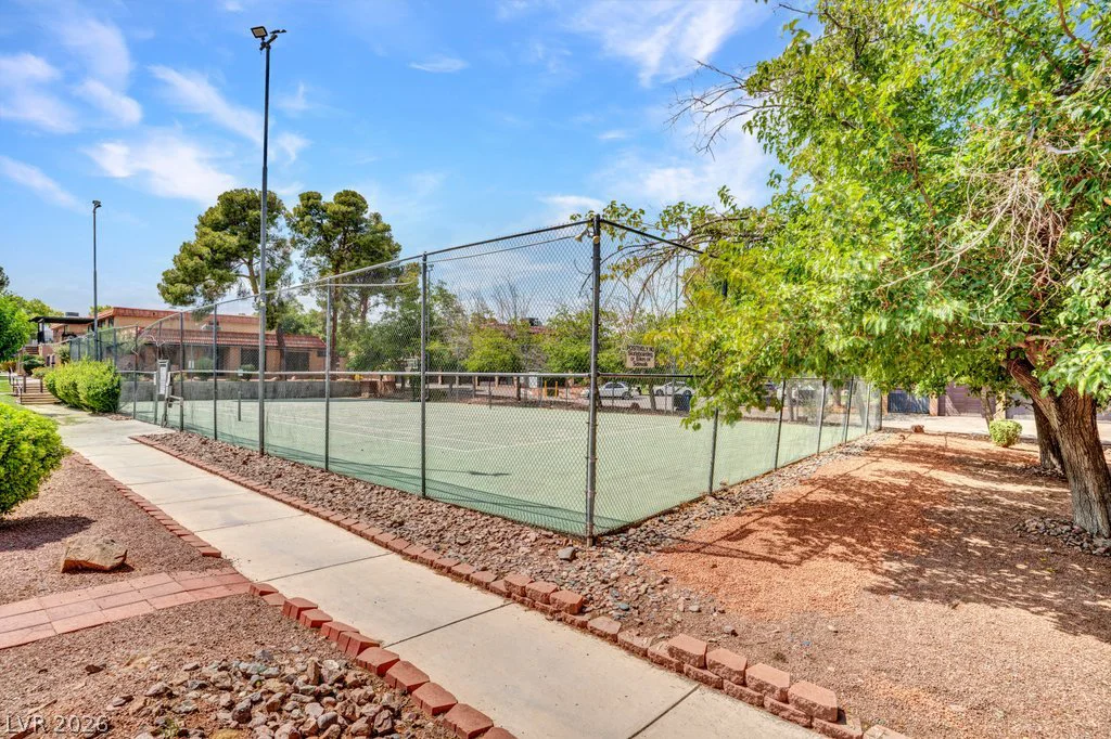 220 Shadybrook, Las Vegas, NV 89107