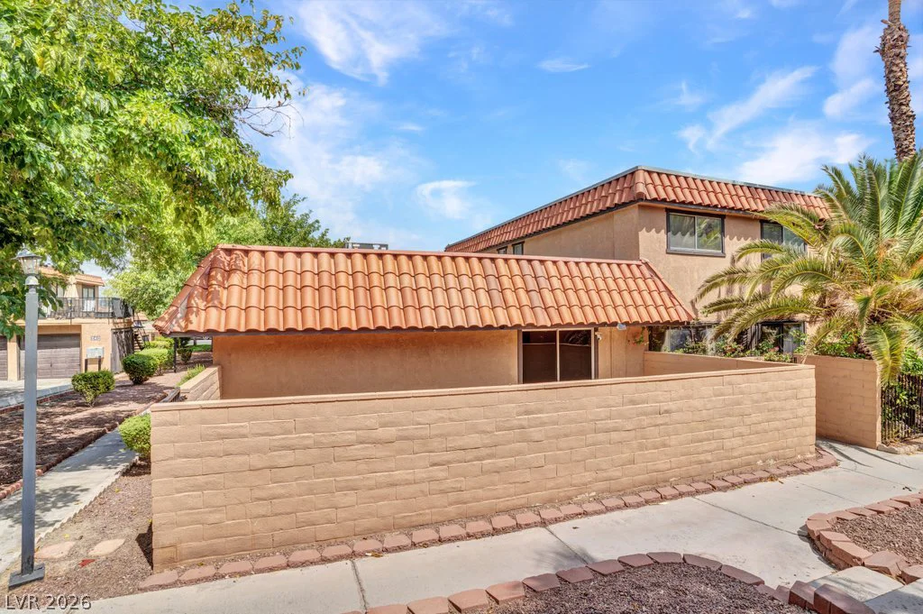 220 Shadybrook, Las Vegas, NV 89107