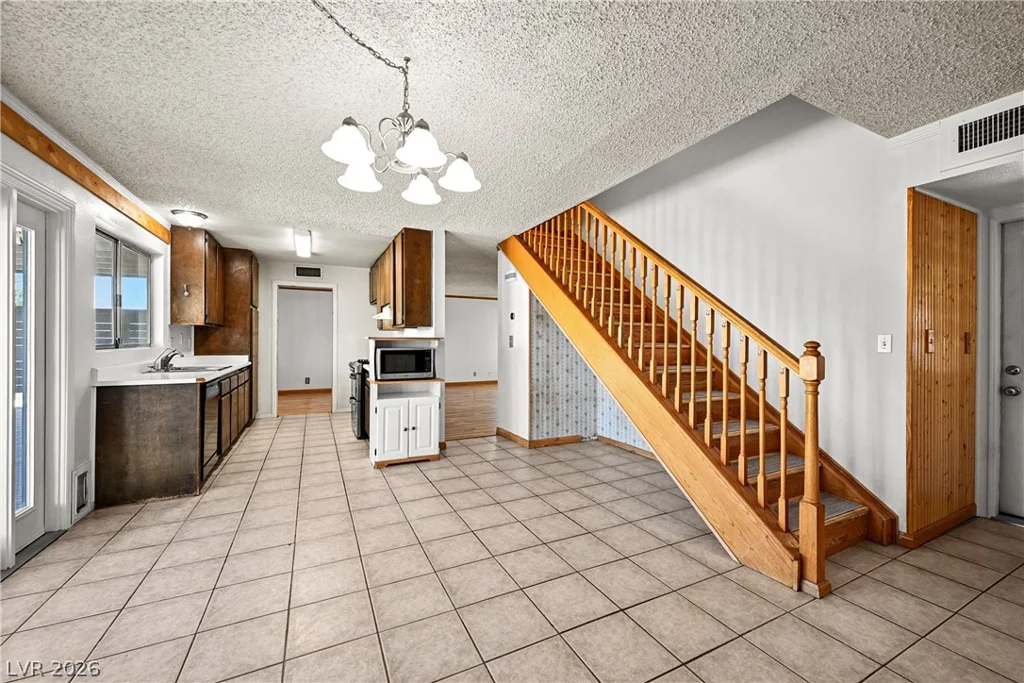 7100 Mountain Moss, Las Vegas, NV 89147