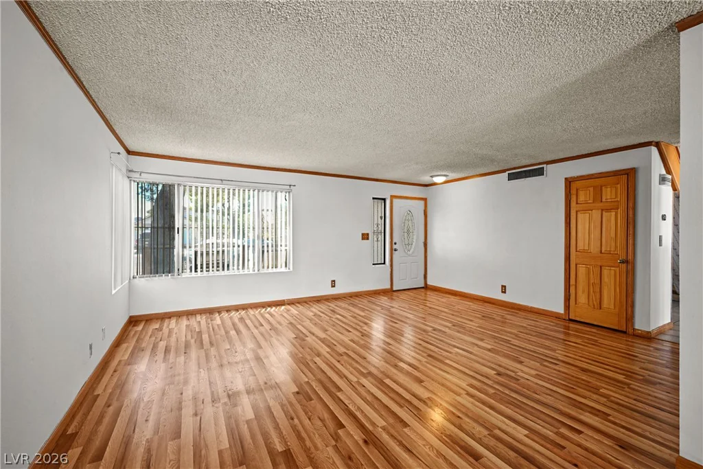 7100 Mountain Moss, Las Vegas, NV 89147