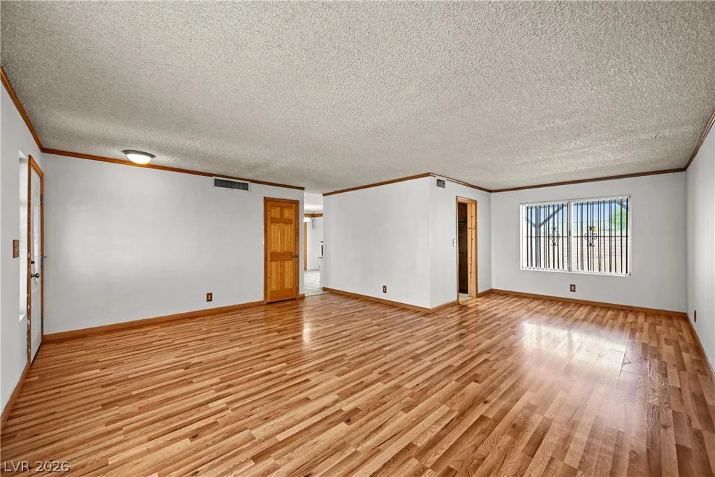 7100 Mountain Moss, Las Vegas, NV 89147