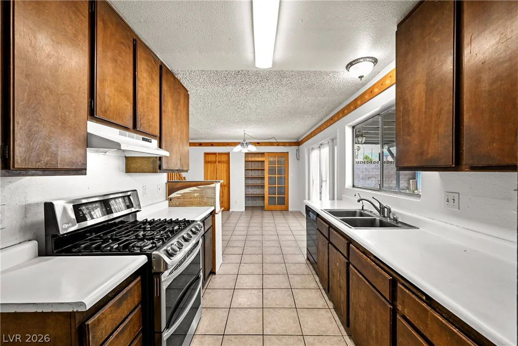 7100 Mountain Moss, Las Vegas, NV 89147