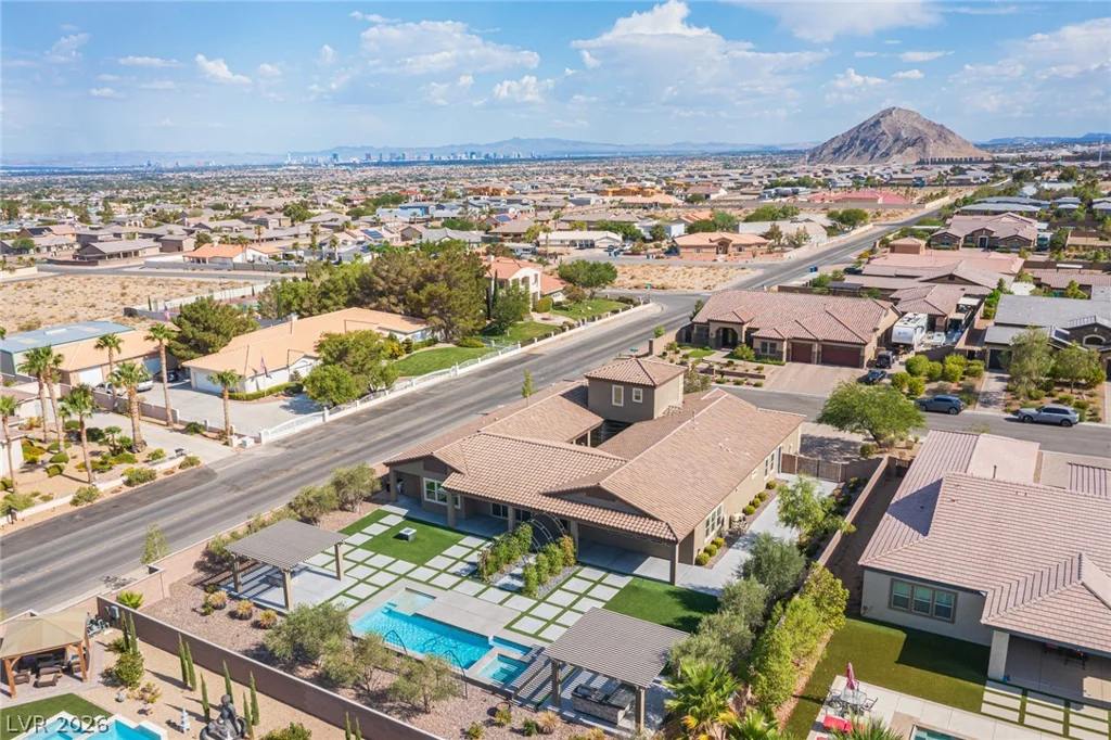 10300 Mystic Ledge, Las Vegas, NV 89149