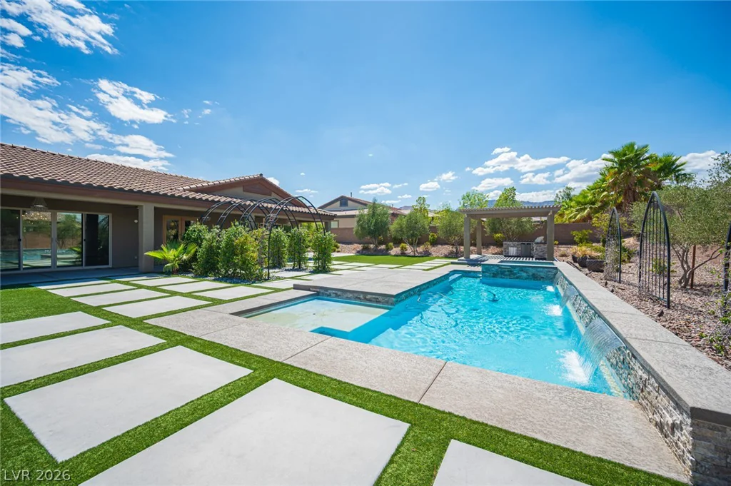 10300 Mystic Ledge, Las Vegas, NV 89149