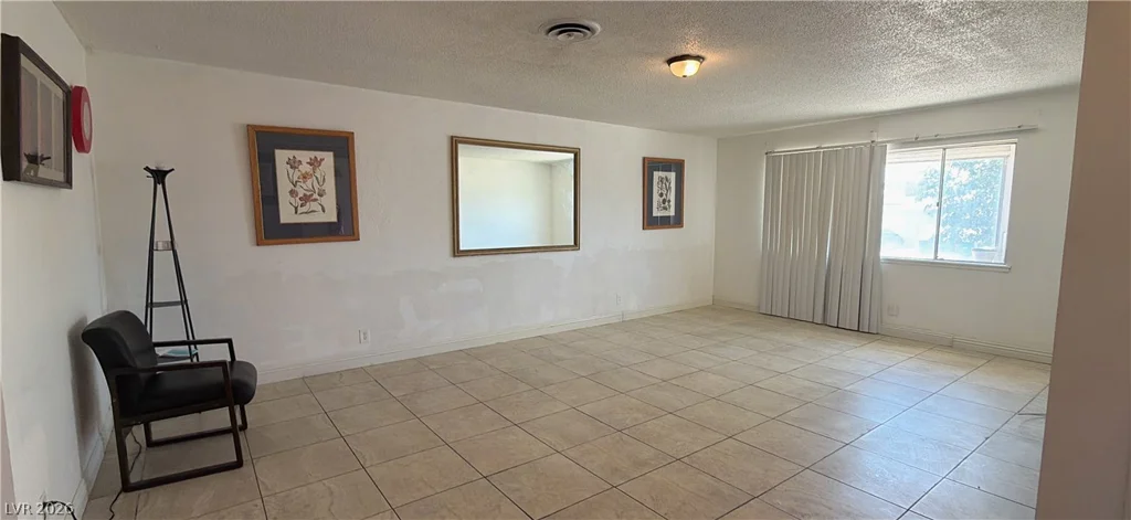 4712 Rip Van Winkle, Las Vegas, NV 89102