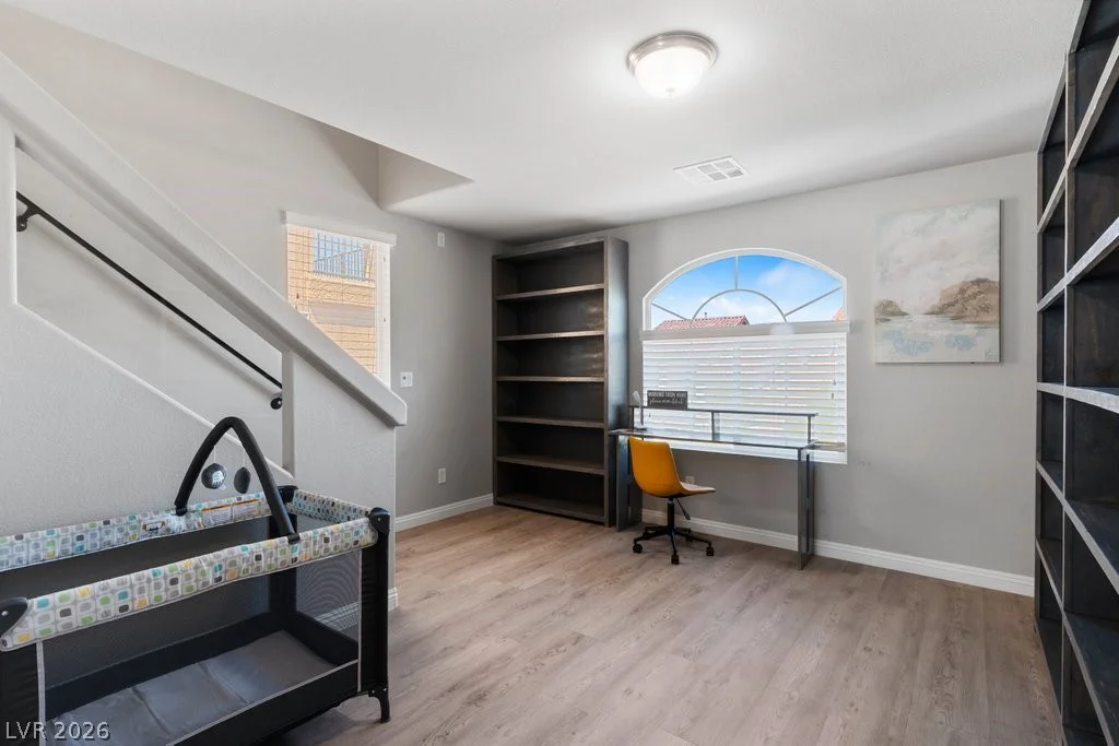 7293 Puffer Lake, Las Vegas, NV 89118