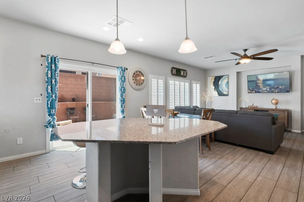 7293 Puffer Lake, Las Vegas, NV 89118