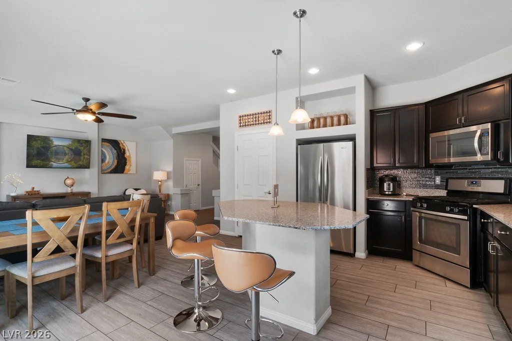 7293 Puffer Lake, Las Vegas, NV 89118
