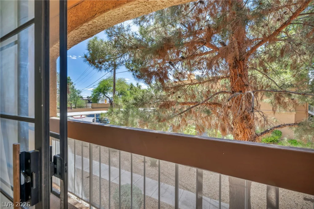 5118 Jones, Las Vegas, NV 89118