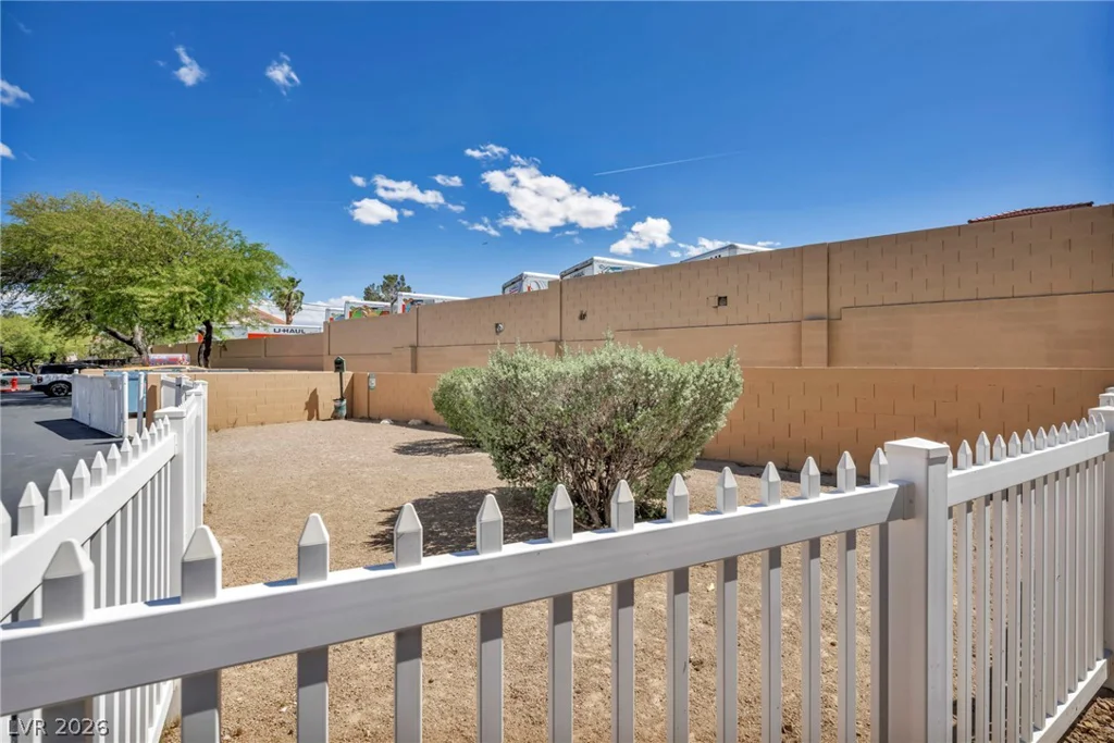 5118 Jones, Las Vegas, NV 89118