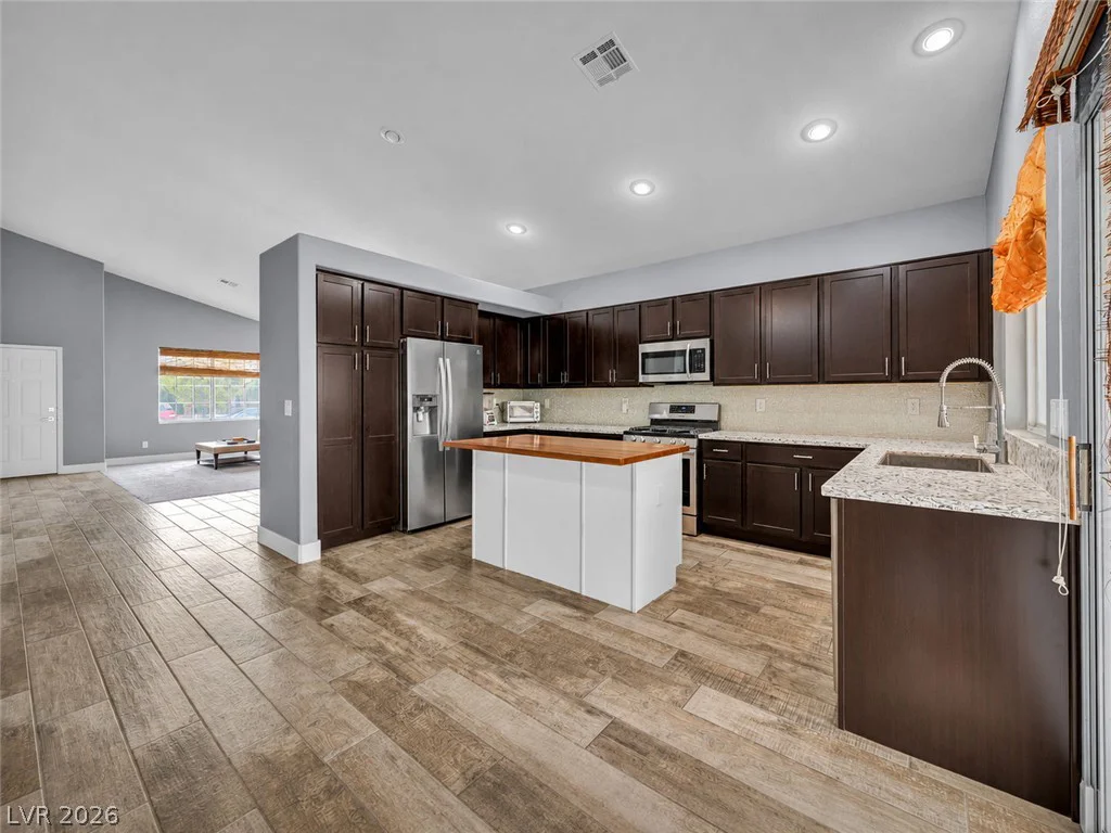 2421 Sunrise Springs, North Las Vegas, NV 89031