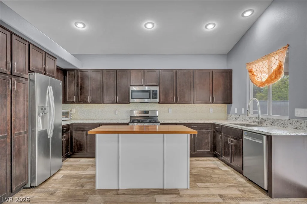 2421 Sunrise Springs, North Las Vegas, NV 89031