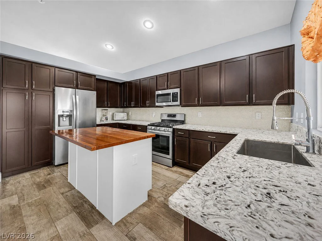 2421 Sunrise Springs, North Las Vegas, NV 89031