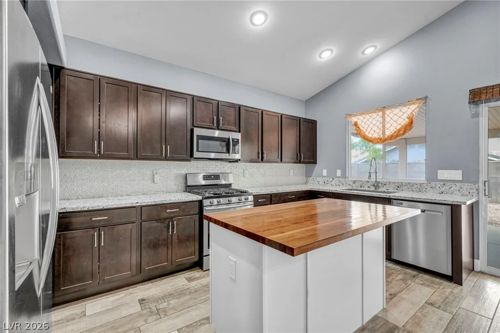 2421 Sunrise Springs, North Las Vegas, NV 89031