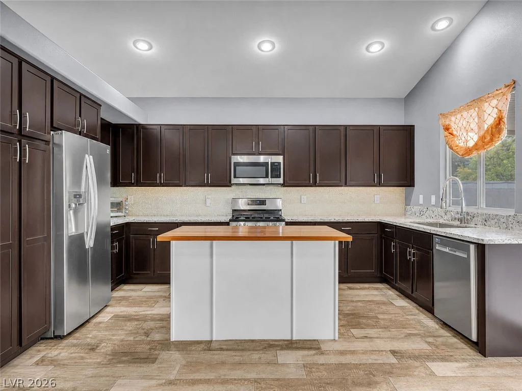 2421 Sunrise Springs, North Las Vegas, NV 89031