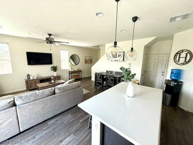 688 Bamboo Bend, Henderson, NV 89011