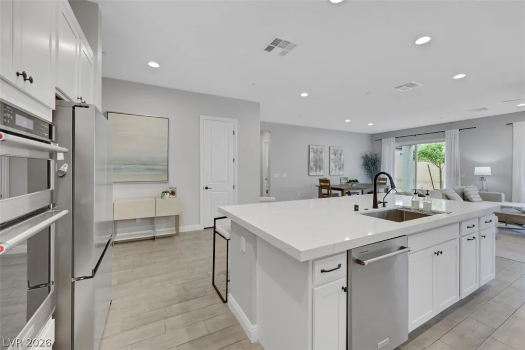 812 Klamath Springs, Henderson, NV 89011