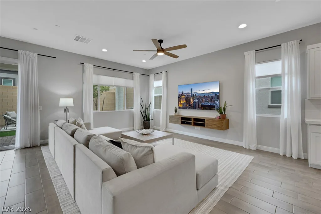 812 Klamath Springs, Henderson, NV 89011