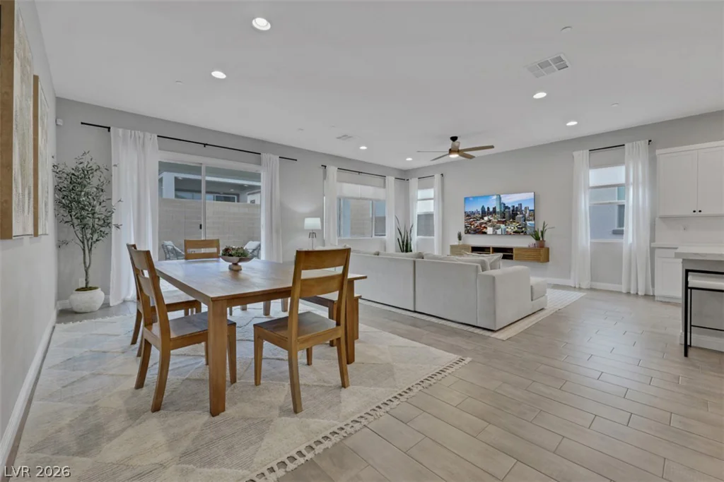 812 Klamath Springs, Henderson, NV 89011