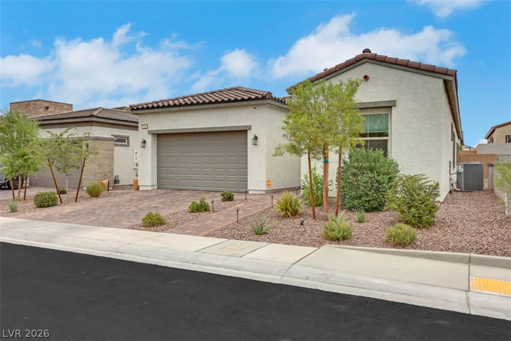 812 Klamath Springs, Henderson, NV 89011