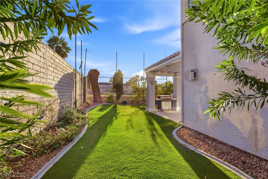 2496 Ram Crossing, Henderson, NV 89074