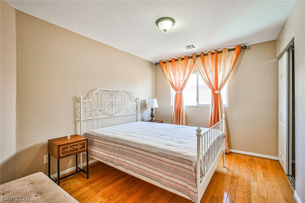 9965 Lorian, Las Vegas, NV 89183