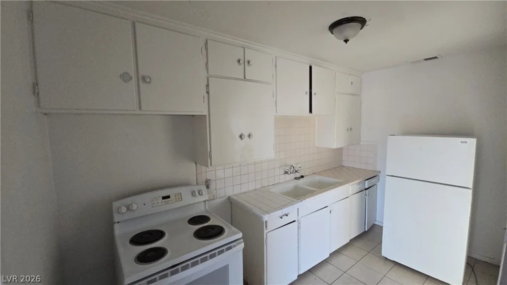 700 Biltmore, Las Vegas, NV 89101