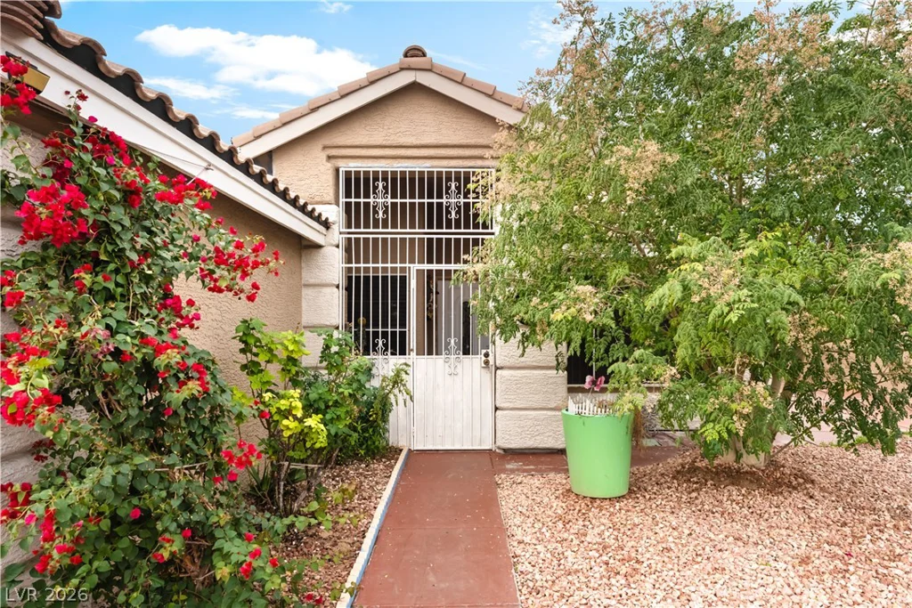 1889 Cane Hill, Las Vegas, NV 89142