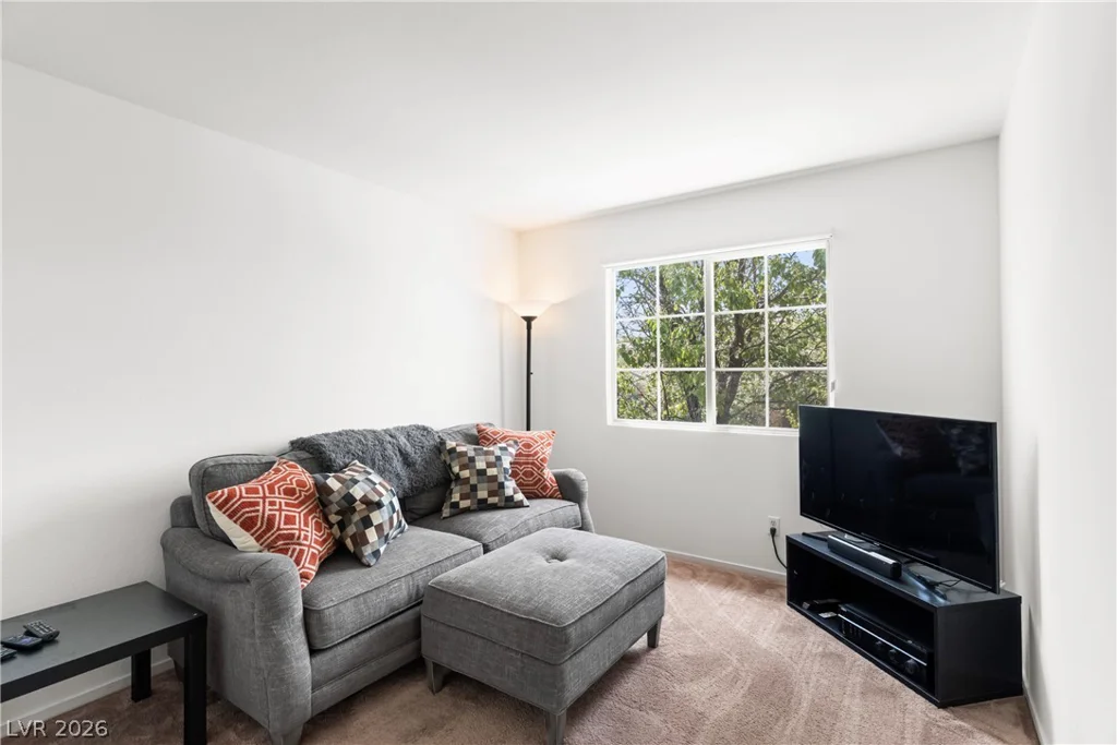 1012 Venetian Hills, Las Vegas, NV 89144